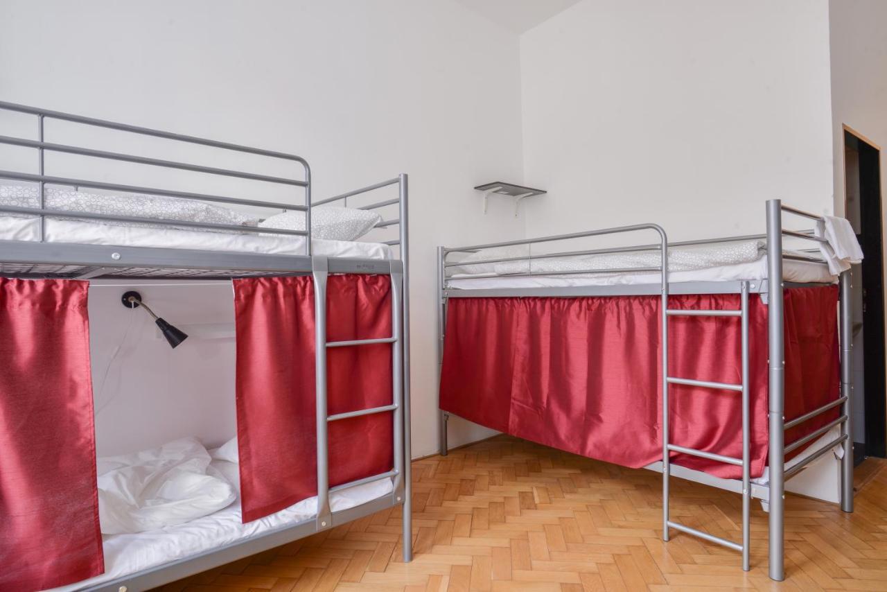 Globe Hostel Prague Adults Only Экстерьер фото