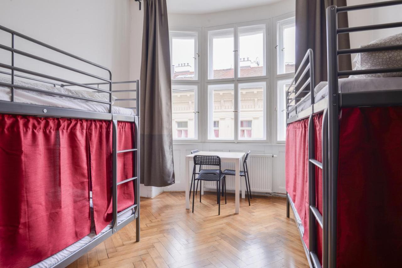 Globe Hostel Prague Adults Only Экстерьер фото