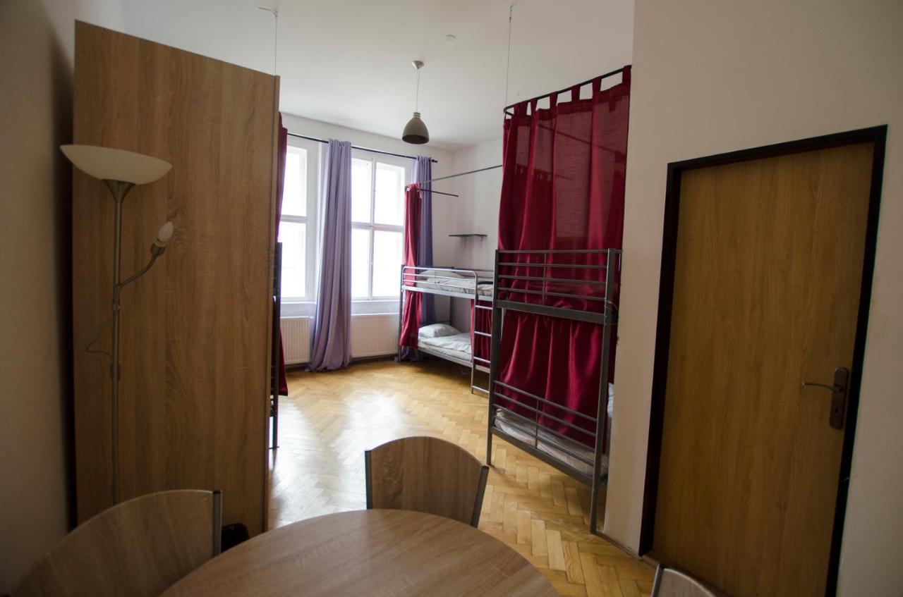 Globe Hostel Prague Adults Only Экстерьер фото