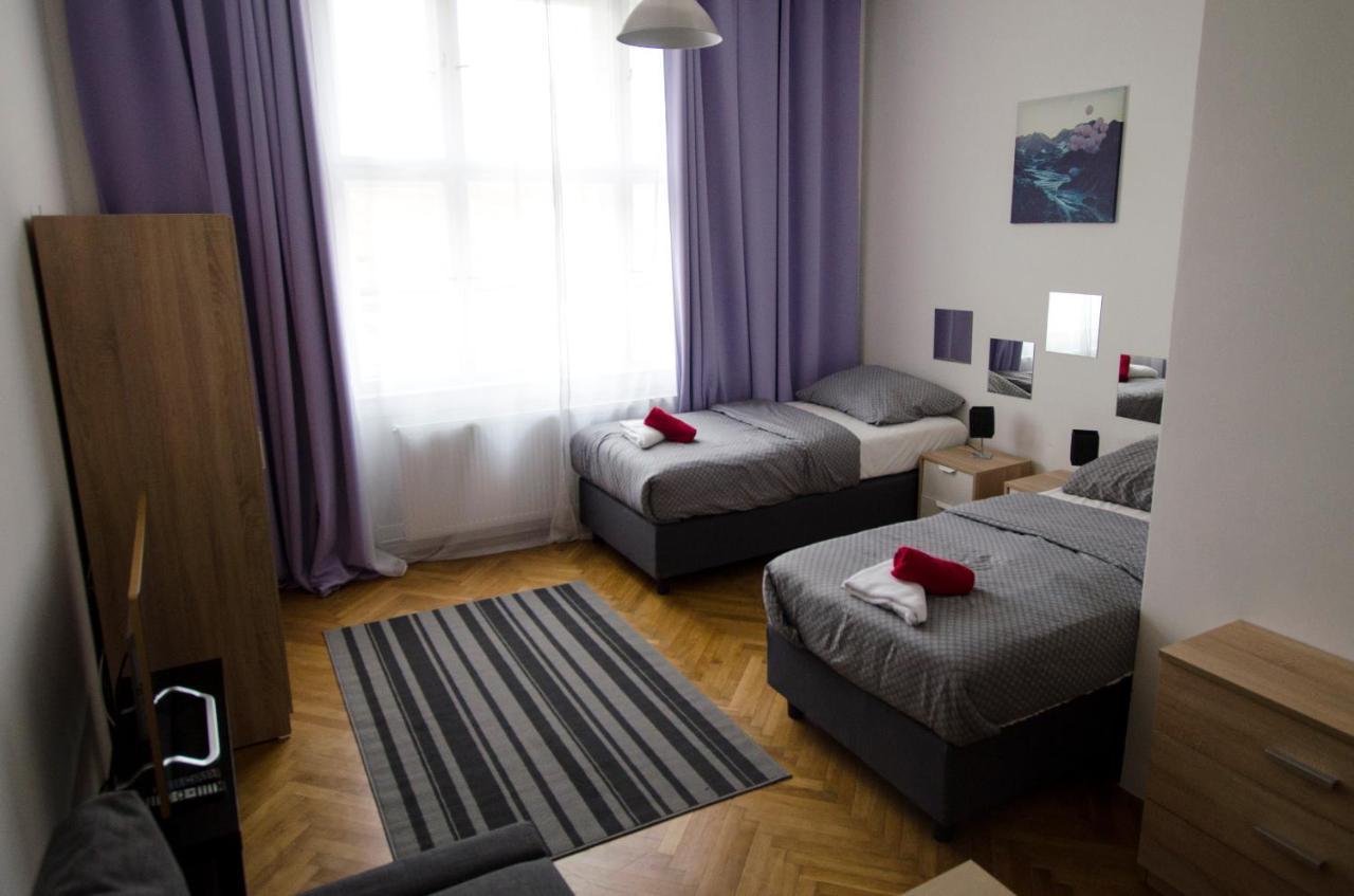 Globe Hostel Prague Adults Only Экстерьер фото