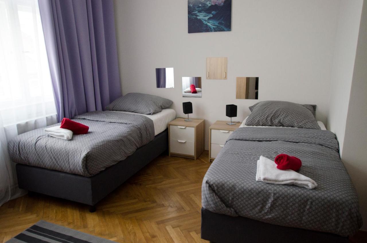 Globe Hostel Prague Adults Only Экстерьер фото