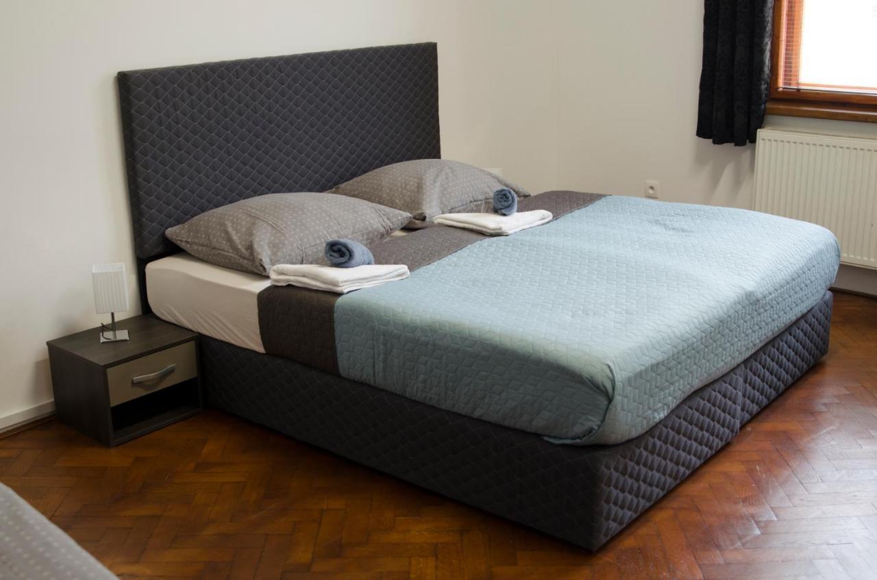 Globe Hostel Prague Adults Only Экстерьер фото