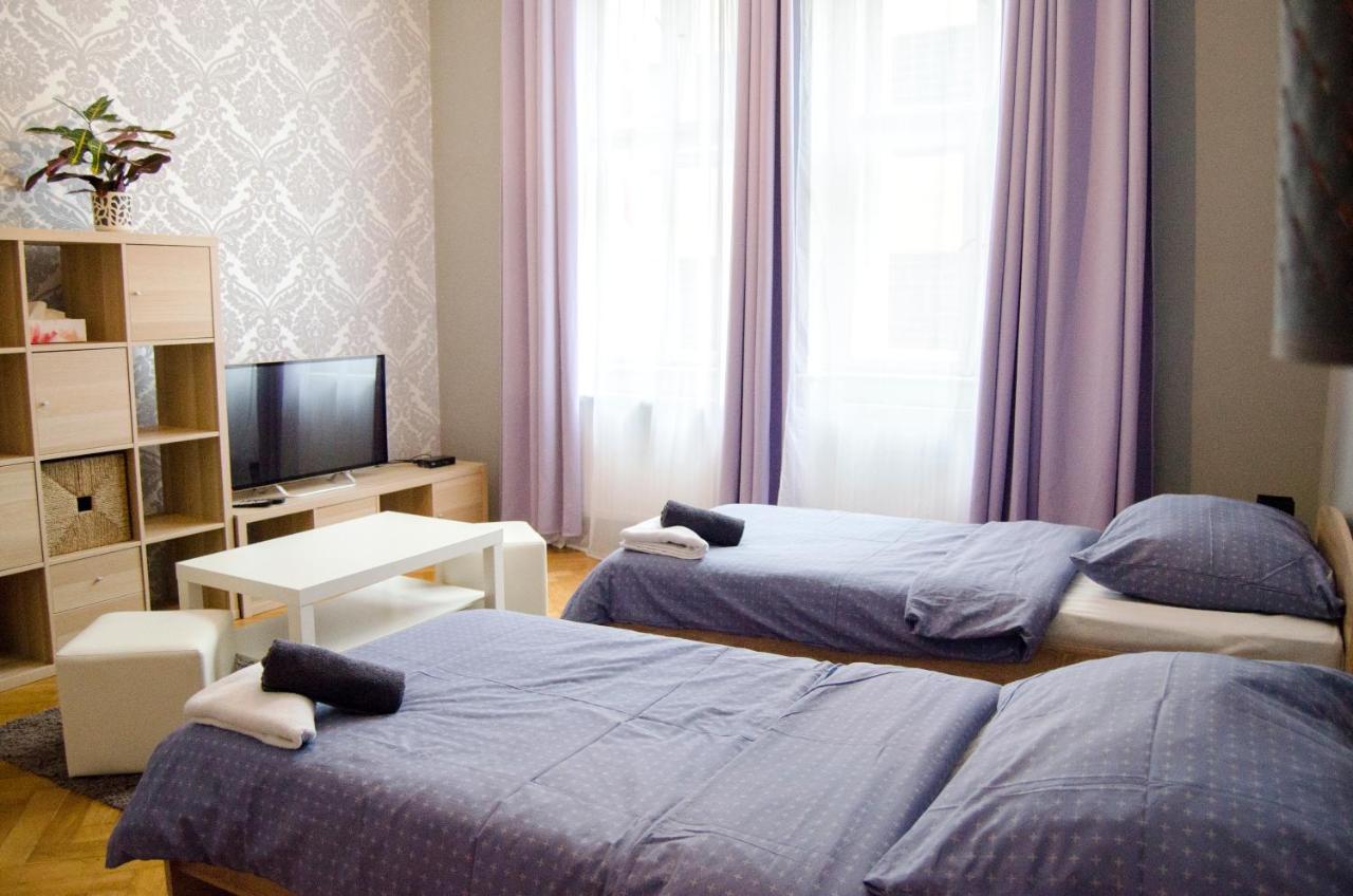 Globe Hostel Prague Adults Only Экстерьер фото