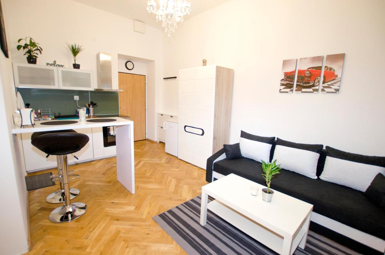 Globe Hostel Prague Adults Only Экстерьер фото