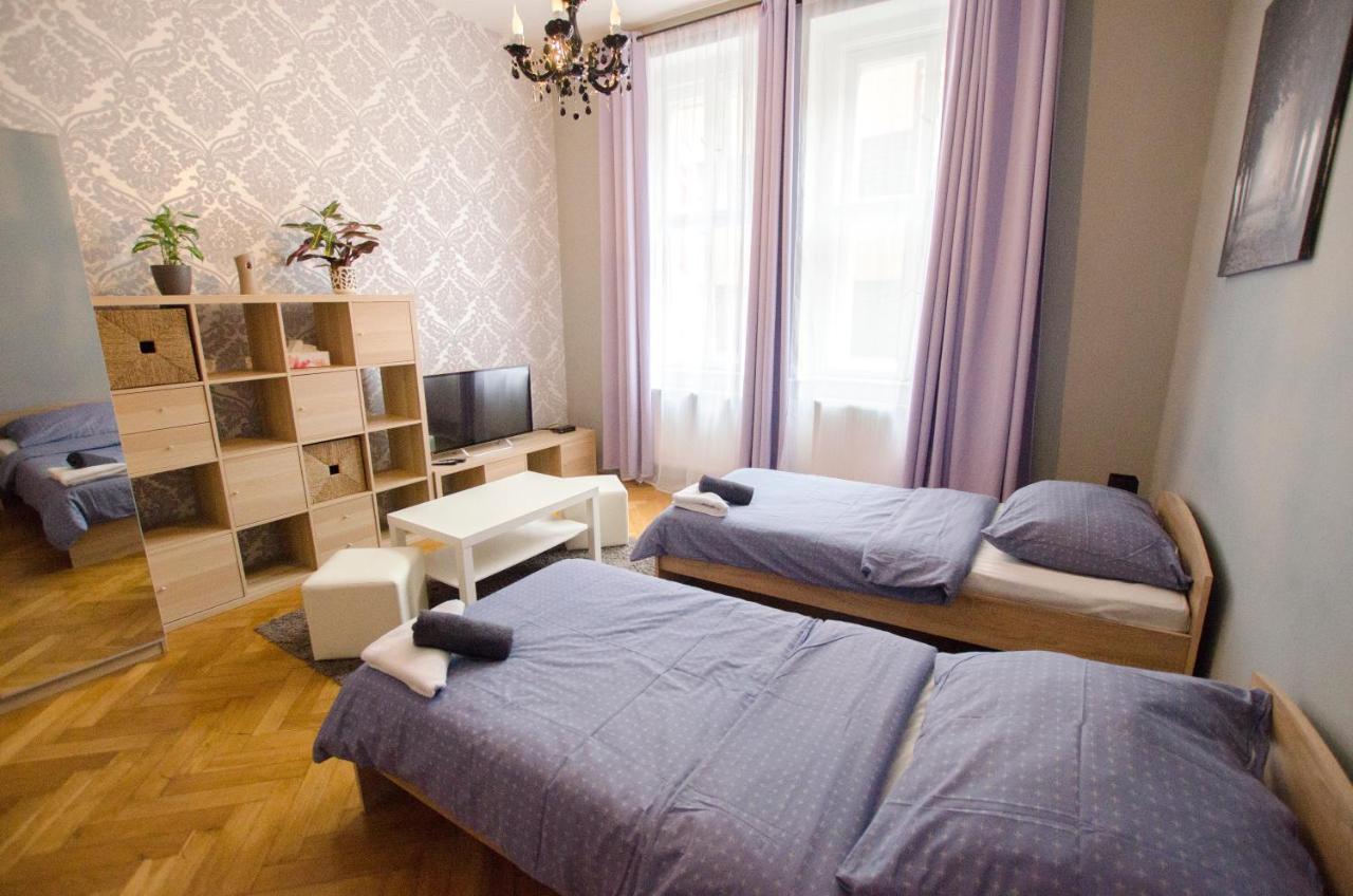 Globe Hostel Prague Adults Only Экстерьер фото