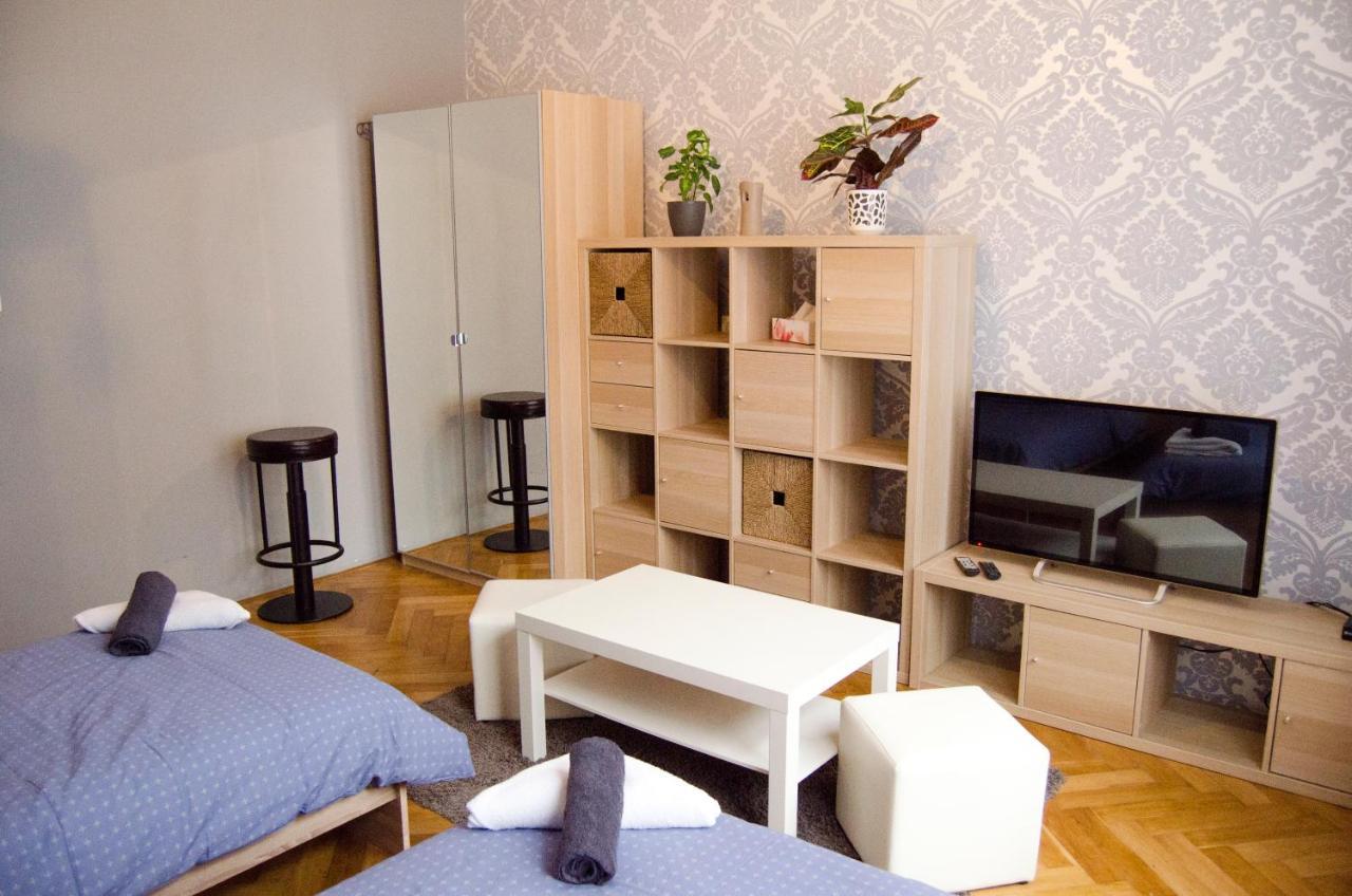 Globe Hostel Prague Adults Only Экстерьер фото