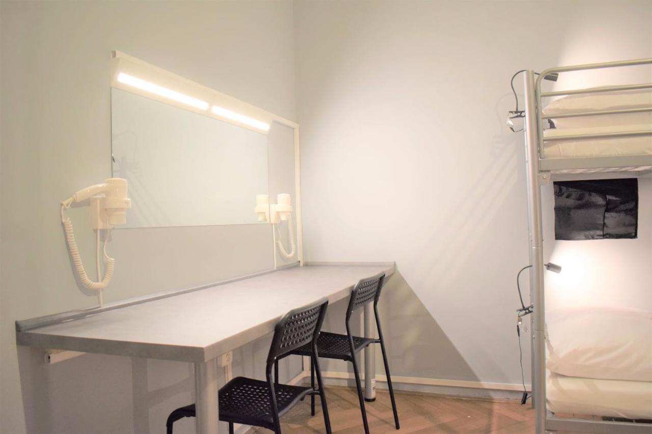 Globe Hostel Prague Adults Only Экстерьер фото