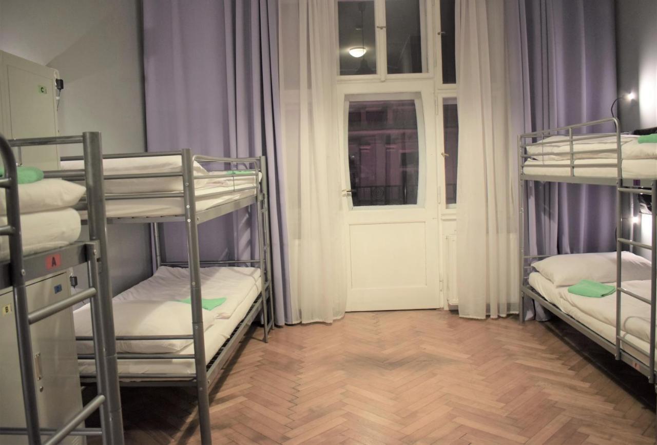 Globe Hostel Prague Adults Only Экстерьер фото