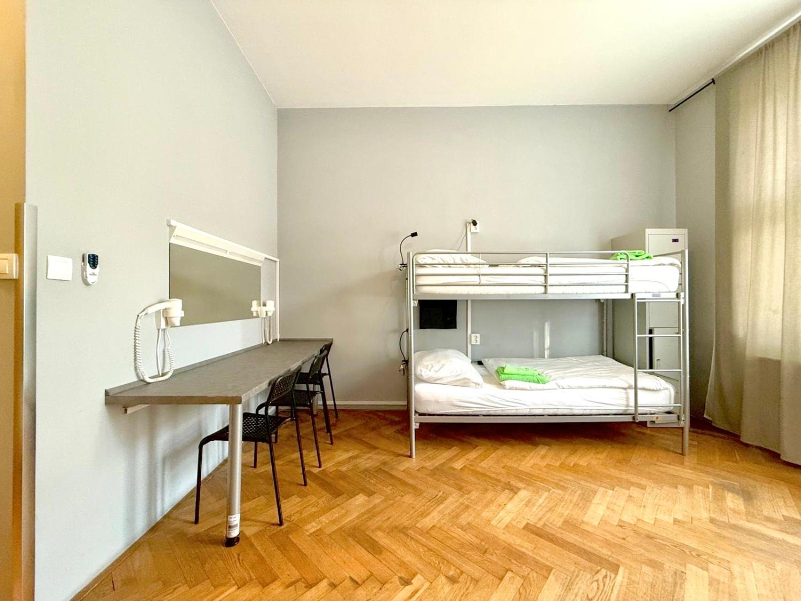 Globe Hostel Prague Adults Only Экстерьер фото