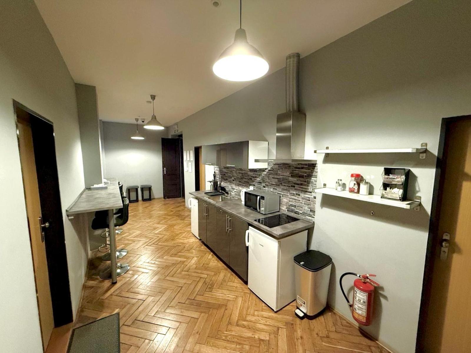 Globe Hostel Prague Adults Only Экстерьер фото